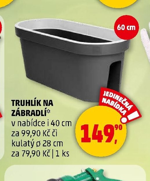 Truhlík na zábradlí