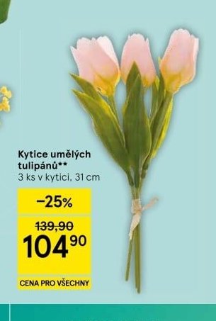 Kytice umělých tulipánů